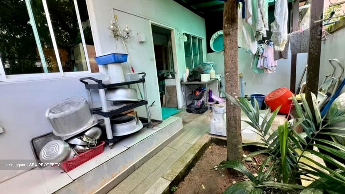 Loyang Besar Close (D17), Terrace #562127631